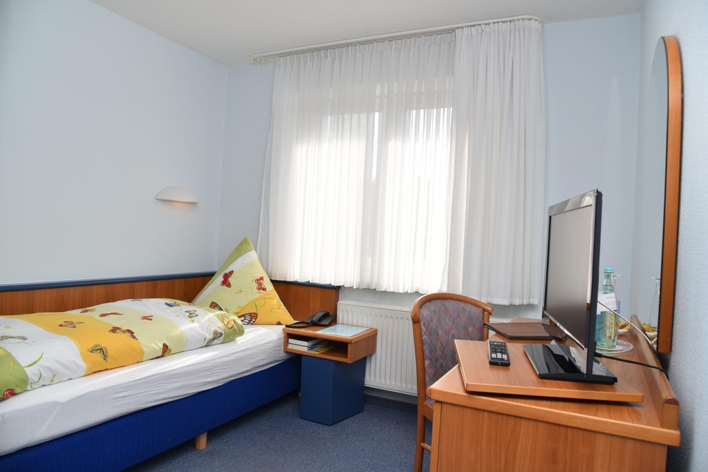 Hotel An Der Alten Porzelline Нойхаус-ам-Реннвег Номер фото